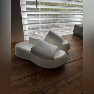 Platform sandals